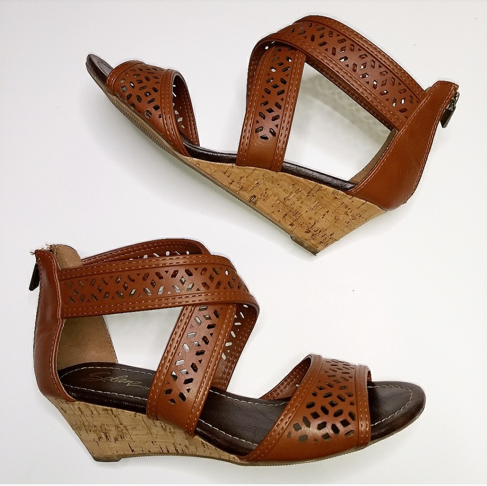 FLASH SALE Medium brown tan cork wedge
